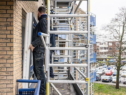 Vve Schiedam Kozijn Plaatsing Klusser Steigers 424X318