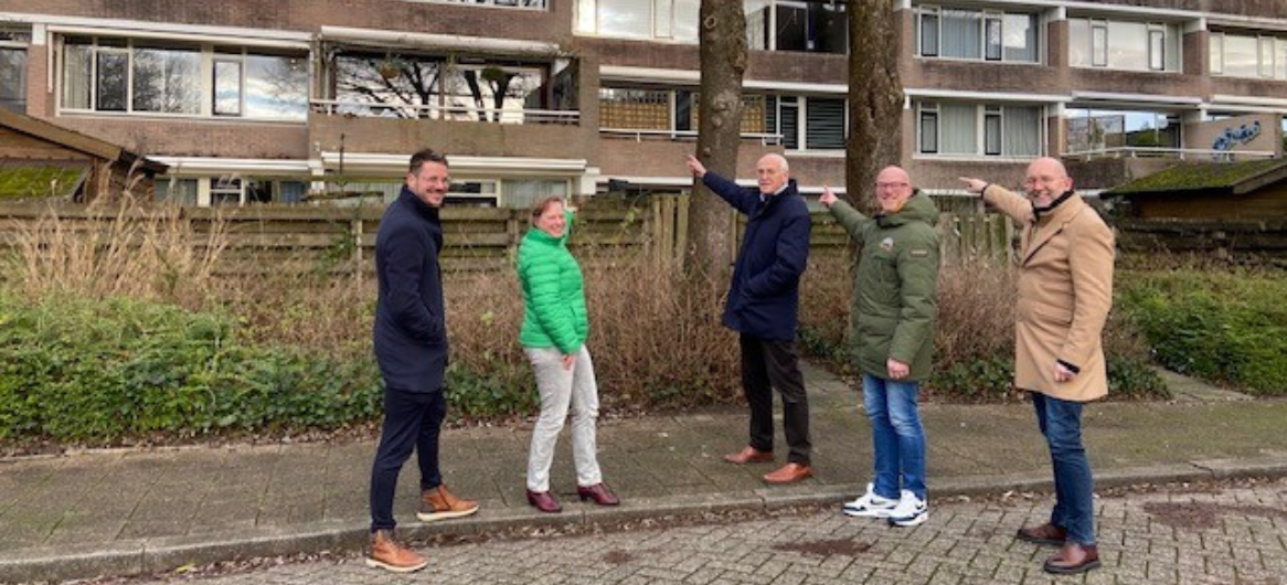 Beheerders Van Vve Nijenheim Met Appartementen In De Achtergrond Quote Afbeelding