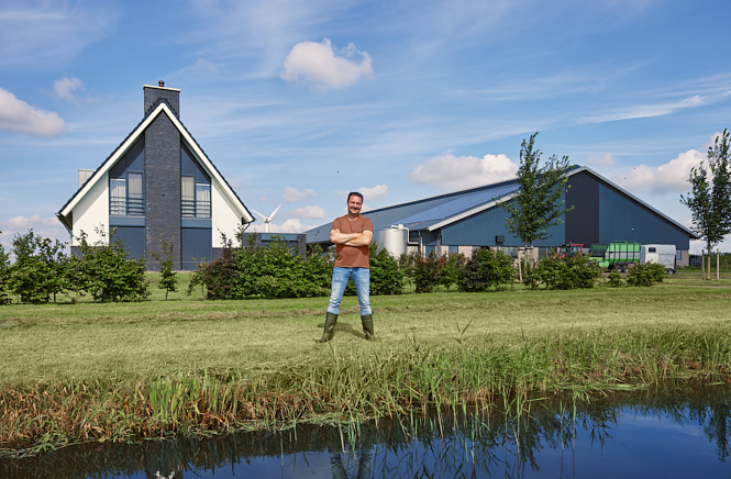 Melkveebedrijf Zonnepanelen Windmolen Boer 665X436